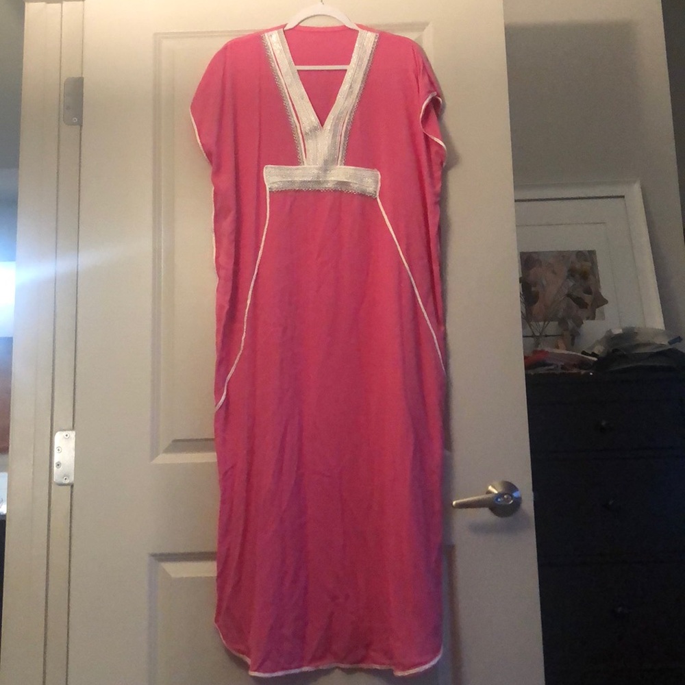 Moroccan Pink, Short Sleeve Caftan with Silver and White Detailing